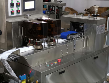 1-10片全自動(dòng)濕巾機(jī)